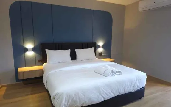 S3 ดีลักซ์ เตียงควีนไซส์