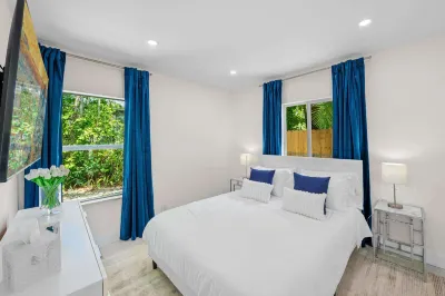 Uhost AI - 4BR Retreat Parking & Patio for All