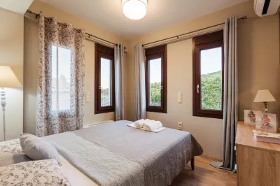 Seaside Getaway - Aelia Villa's Dreamy Paradise Hôtels à proximité de : Rimon Reza