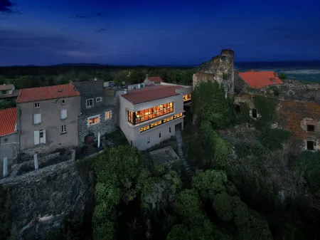 Hôtel & Restaurant Origines PAR Adrien Descouls - Teritoria Отели в г. Иссуар