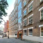 Wells Court by Aeria Apartments Hotel in zona Keats House