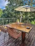 Maze Lodge Hotels in Carate