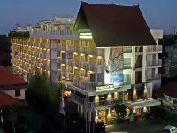 MaxOneHotels at Bukit Jimbaran Hotels near Kutuh