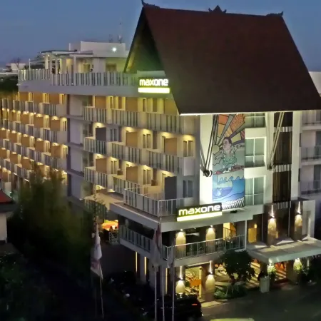 MaxOneHotels at Bukit Jimbaran Отели рядом с достопримечательностью «Унгасан»
