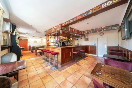 Ye Olde Hotel Отели рядом с достопримечательностью «East Sands»