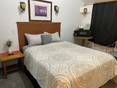 Golden Eagle Travel Agency Hotels in East Glacier Park
