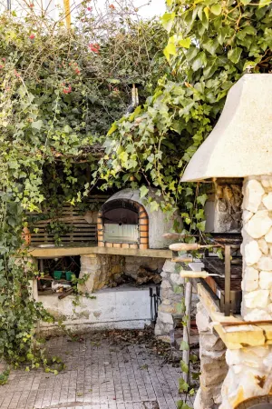 Santa Cruz Surf House by Stoke Travel