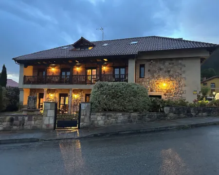 Hospedería Rural Santa Cruz Hotels in Pas - Miera