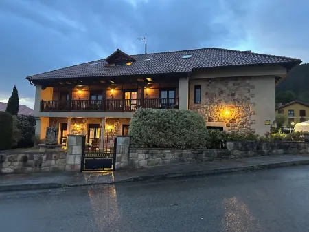 Hospedería Rural Santa Cruz Отели в г. Альседа