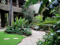 Prinshof Manor Guesthouse Hotels near Sinoville