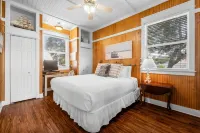 Destin Beach House - Southern Comfort by Panhandle Getaways