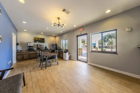 Home Place Inn Spring I-45 North and 1960 Отели рядом с достопримечательностью «Мерсер Ботаник Гарденс»