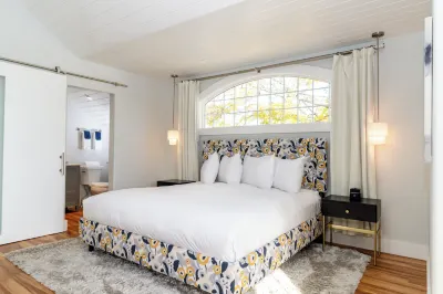Topside Inn Hotels in Boothbay