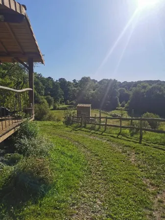 Chambres d'hôtes de la Pilatière Отели в г. Ле Вижан