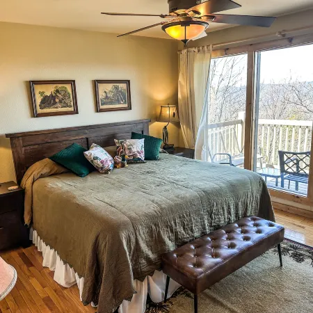 Tanasi Lodge - Reunions, Retreats, Weddings, Family Getaways