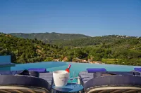 페트라 네라 스키아토스