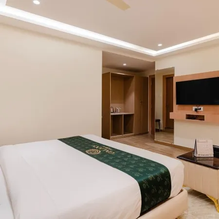 Galaxy Royal Suites Отели рядом с достопримечательностью «Конференц-центр Frontier Management»