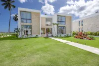 A Tale of Luxury Serenity and Oceanfront Bliss
