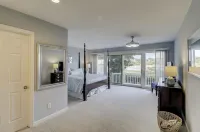 360 Tidal Marsh & Lagoon Views- Wildlife Galore from our private Screened Porch Hotel a 