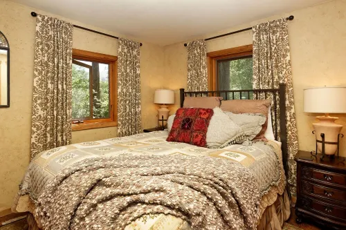 Luxurious Riverfront Cabin on the Frying Pan River - 1 block to Basalt