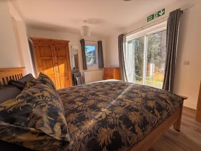 Highland Hideaway - fully refurbished 5 bedroom cottage near Glencoe