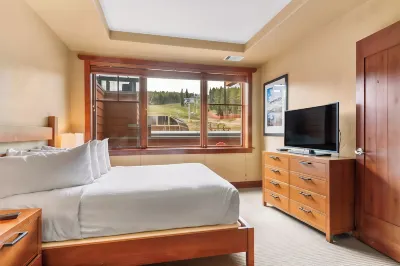 One Ski Hill- Ski in & Out Luxury Condo - Sauna, Pool, Gym, Bowling, Theater