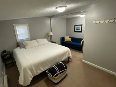 15 Min Walk to Notre Dame! Charming Cottage