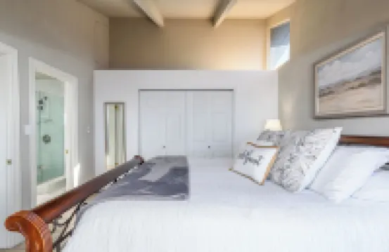 Waves End, by Vinifera Homes