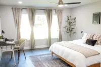 Modern & Serene Home in Midland - Fast WiFi, King Beds, RO, Gazebo, & Firepit