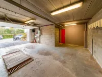 Holiday Home with Hot Tub in Vielsalm - Parkplatz