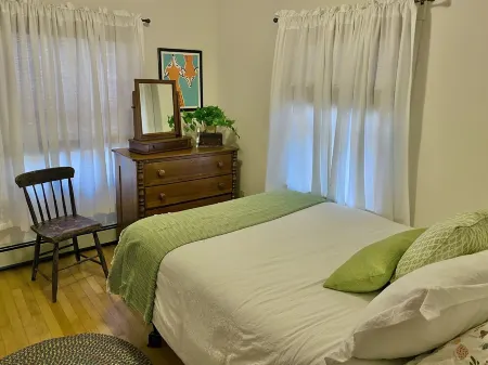 Waterfront Cottage in South Bristol w/ private dock and lobster boat views