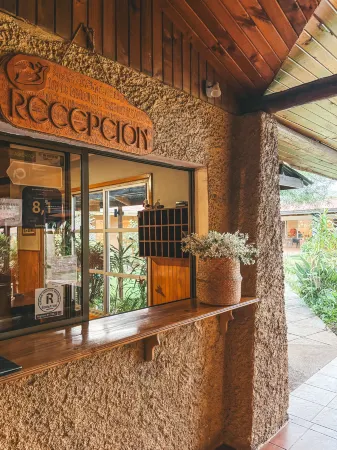 Hotel Manutara Отели рядом с достопримечательностью «Museo Antropologico Sebastian Englert»