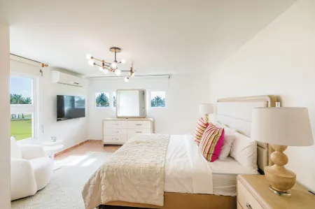 Dorado Beach 5 Bedroom Villa Отели в г. Дорадо