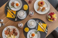 Maraias - Luxury Suites & Apartments - breakfast