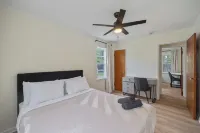 Welcome to Momo's Place. Charming 3 Bedroom, 1Bathroom with Modern Upgrades