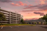 DoubleTree by Hilton Williamsburg - parking