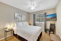Palm Tree Paradise House with Private Pool! Hotels near Central Broward Park & Broward County Stadium