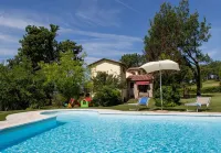 Independent Pretty Tuscan Home 8/14 Guest,Pool A.C WI.FI, Garden Family &Friends
