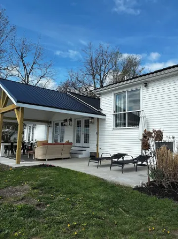 Birchwood Cottage - 200ft of Lake Beach-Fully flat lot -Private Driveway