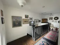 Peaceful Historic 3 Bedroom hideaway, Walkable to Calgary's Greatest Attractions