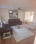 Charming 2-bedroom condo with WiFi, AC in delightful Canton