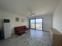 Studio Situé sur la Plage Avec une Très Belle vue mer