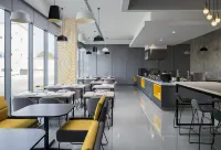 Studio M Muscat - breakfast