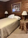 Spacious waterfront cabin located on the lower Sardis lake.