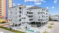 6 Bedroom Retreat Near the Waves