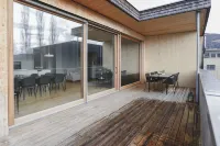 100 m2 Penthouse mit 3 Schlafzimmer, Grosser Überdachter Terrasse und Bergblick Hotels in Klaus-Weiler