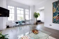 Modern and Bright Highgate Gem