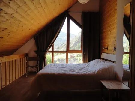 Spacious apartment in chalet with a beautiful view! Отели рядом с достопримечательностью «Коль д'Ало»