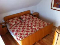 Near-natural house with garden, orchard, sauna, fireplace & free Wi-Fi Hotels in Millstatt