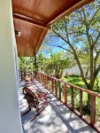 Lakefront Treehouse Mayalan